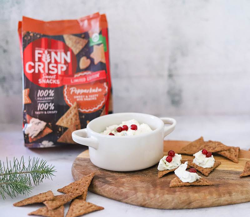 Pepparkakssnacks med blåmögelostkräm